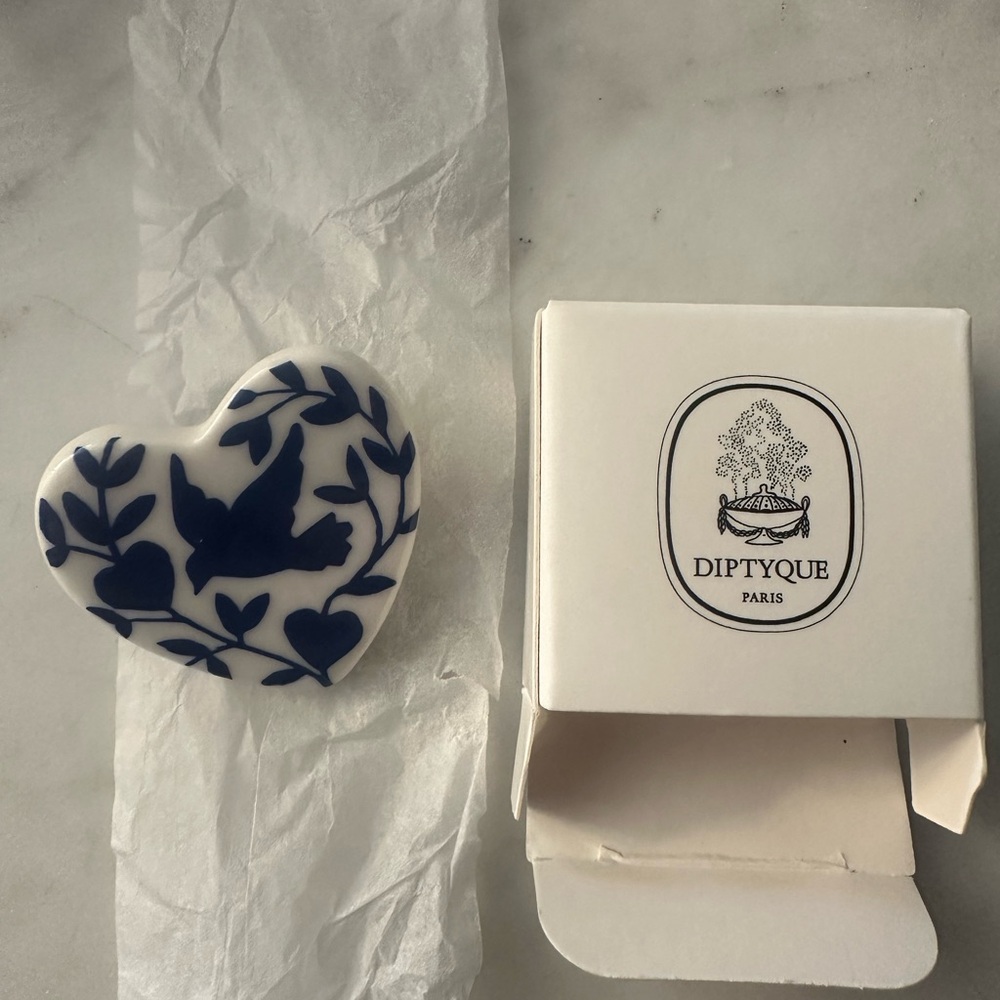 Diptyque White Heart-Shaped Ceramic Brooch Pin Accessory NIB